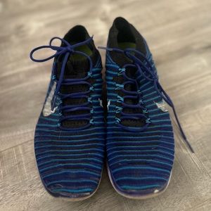 Nike Women’s Running Shoes Fly Knit Size 8